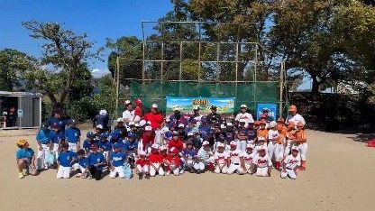 こんばんは⭐

【ティーボール大会番外編⚾】

おなじみ、ティーボール最高‼️のウェーブ動画
ご覧下さい🙏
撮り直しなしの一発🆗✌
素晴らしい✨👏